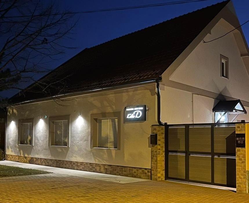 Kollar D Guest House - Prenociste Rooms Subotica Exteriör bild